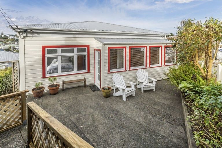 Photo of property in 16 Charlotte Avenue, Brooklyn, Wellington, 6021