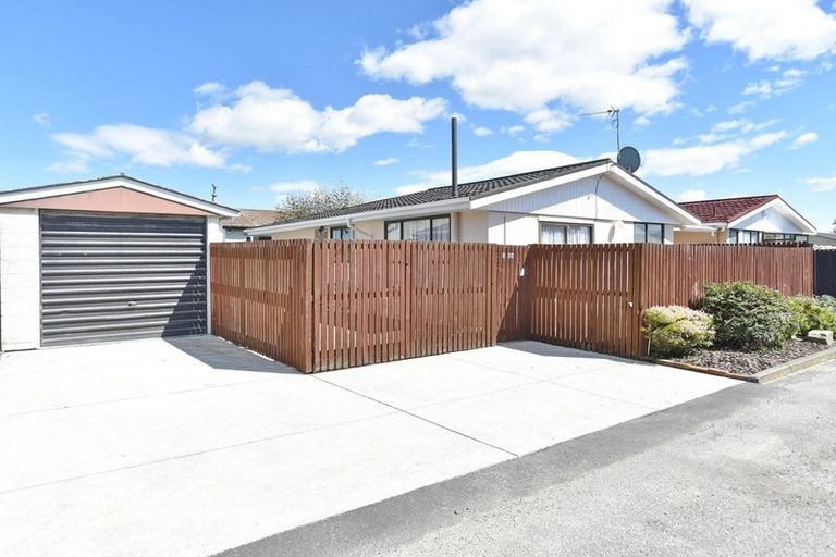 Photo of property in 2/63 Bridge Street, New Brighton, Christchurch, 8062
