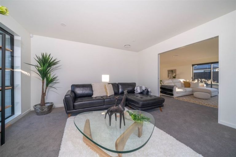 Photo of property in 84 Riverstone Drive, Riverstone Terraces, Upper Hutt, 5018