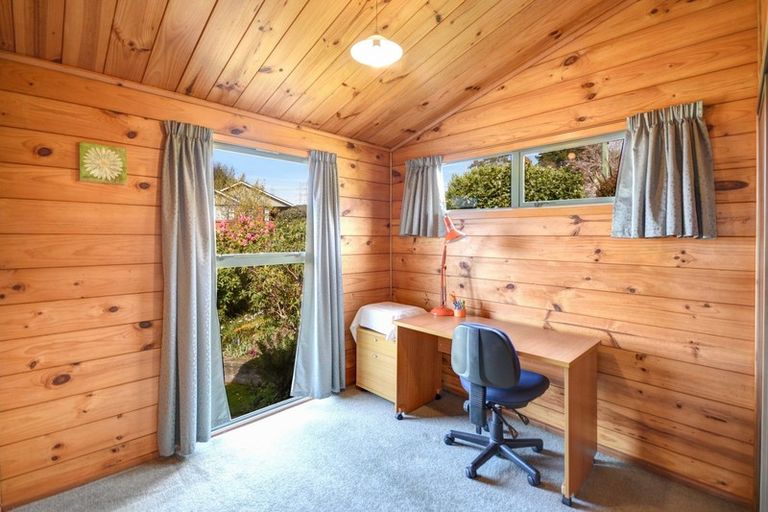 Photo of property in 14 Honeystone Street, Helensburgh, Dunedin, 9010