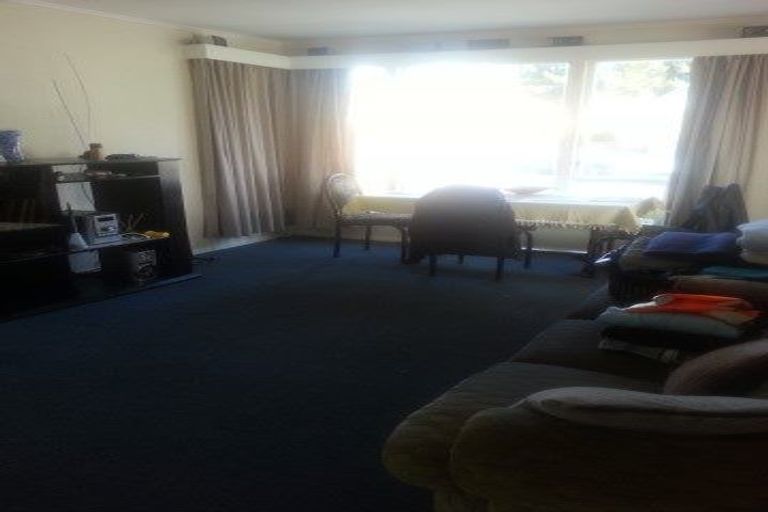Photo of property in 28 Bellona Place, Cannons Creek, Porirua, 5024