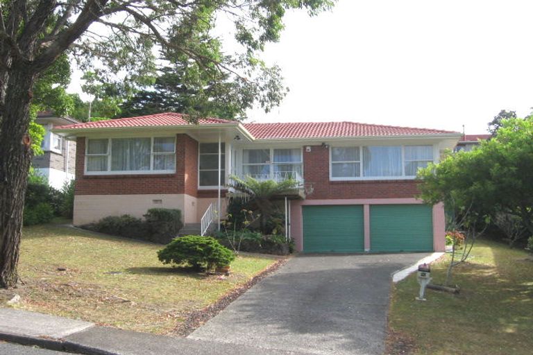 Photo of property in 83 Lynden Avenue, Hillcrest, Auckland, 0627