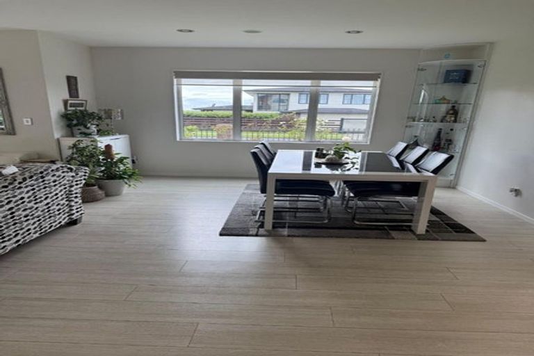Photo of property in 1 Irongate Avenue, Ranui, Auckland, 0612
