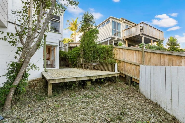 Photo of property in 2/78 Seaview Road, Castor Bay, Auckland, 0620