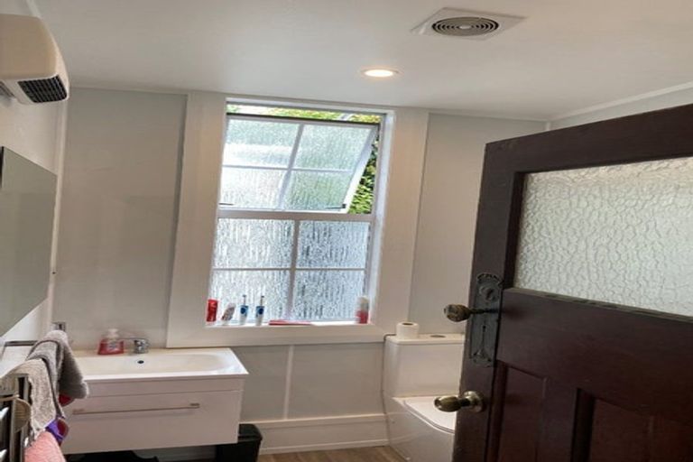 Photo of property in 124 Forth Street, North Dunedin, Dunedin, 9016