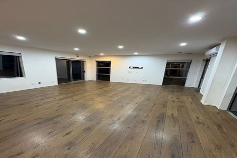 Photo of property in 1 Sunshine Boulevard, Sunnyvale, Auckland, 0612