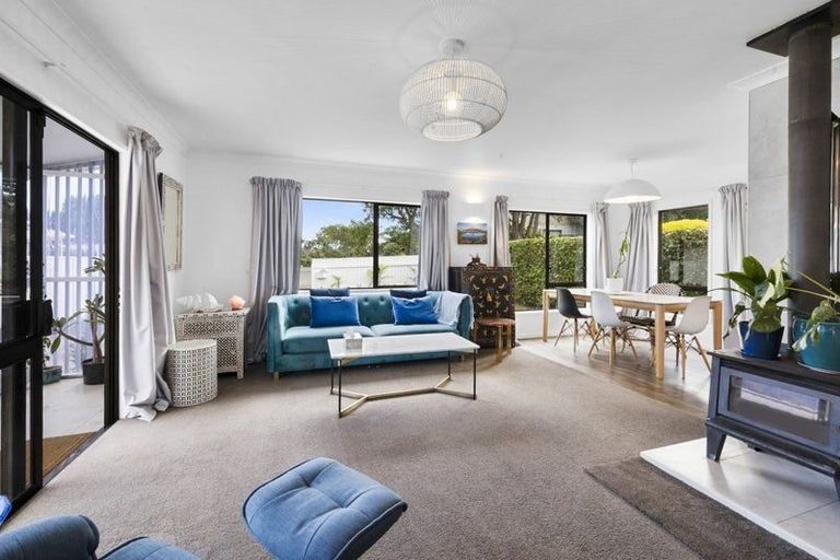 Photo of property in 17 Kipling Drive, Whalers Gate, New Plymouth, 4310