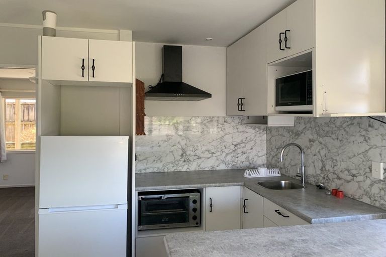 Photo of property in 3 Bridgehead Cove, West Harbour, Auckland, 0618