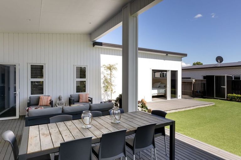 Photo of property in 9 Washingtonia Way, Omokoroa, 3114