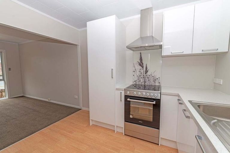 Photo of property in 2/63 Zita Maria Drive, Massey, Auckland, 0614