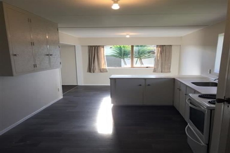 Photo of property in 16 Jeffares Place, Taradale, Napier, 4112