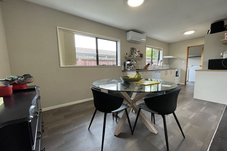 Photo of property in 117a Wainoni Road, Avondale, Christchurch, 8061