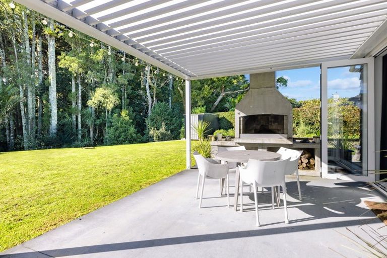 Photo of property in 32 Awanui Crescent, Matakana, 0985