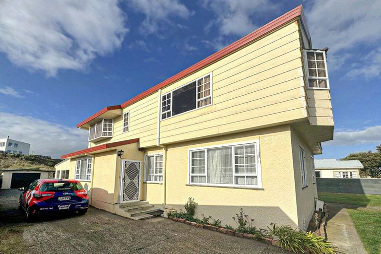 Photo of property in 156 Karaka Street, Castlecliff, Whanganui, 4501