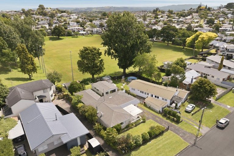 Photo of property in 6 Crombie Street, Bellevue, Tauranga, 3110
