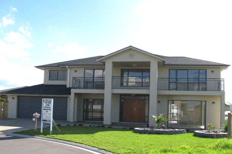 Photo of property in 10 Matau Rise, Te Atatu Peninsula, Auckland, 0610
