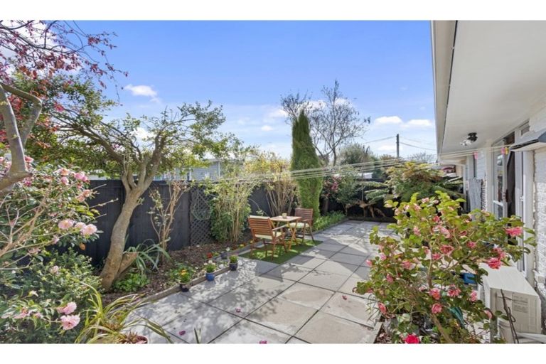 Photo of property in 2/30 Garvins Road, Hornby, Christchurch, 8042