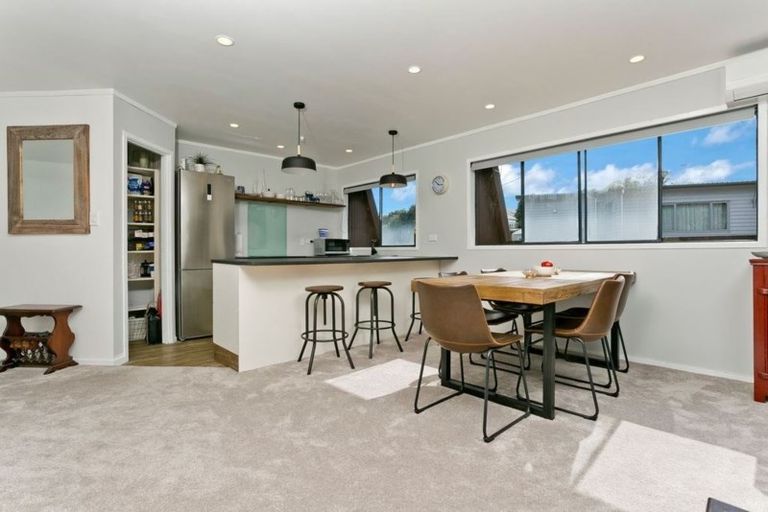 Photo of property in 8/27 Rangatira Road, Birkdale, Auckland, 0626