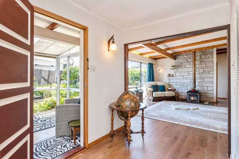 Photo of property in 9 Bermuda Grove, Paraparaumu Beach, Paraparaumu, 5032