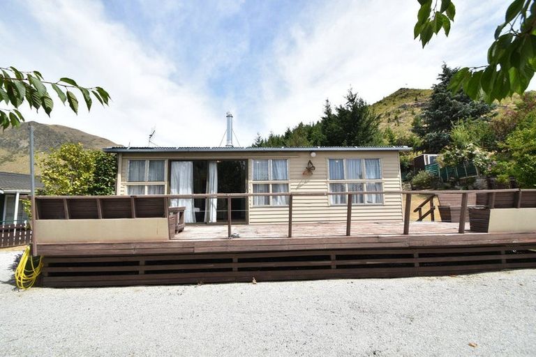 Photo of property in 32 Black Peak Road, Omarama, 9412