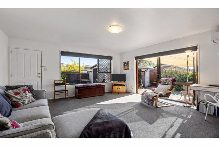 Photo of property in 32b Laing Crescent, Heathcote Valley, Christchurch, 8022