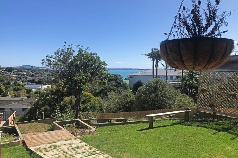 Photo of property in 84 Mellons Bay Road, Mellons Bay, Auckland, 2014