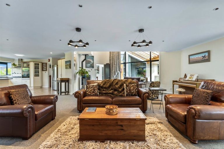 Photo of property in 10 Sunninghurst Drive, Fairfield, Dunedin, 9018