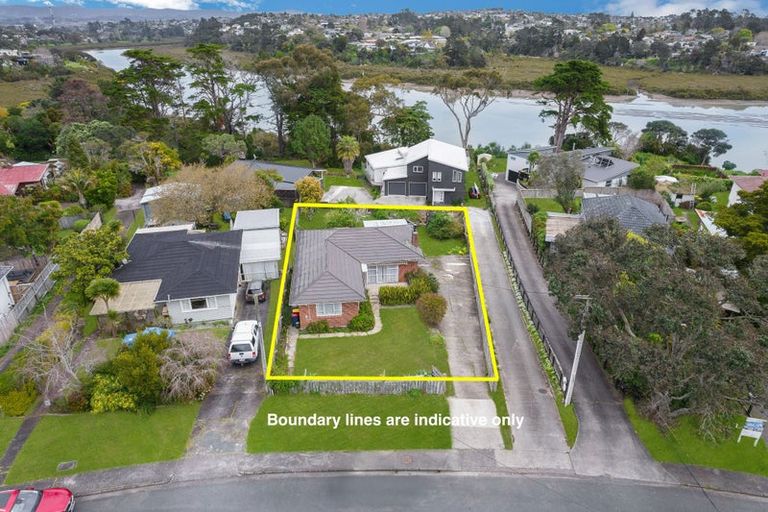Photo of property in 30 Abbotleigh Avenue, Te Atatu Peninsula, Auckland, 0610