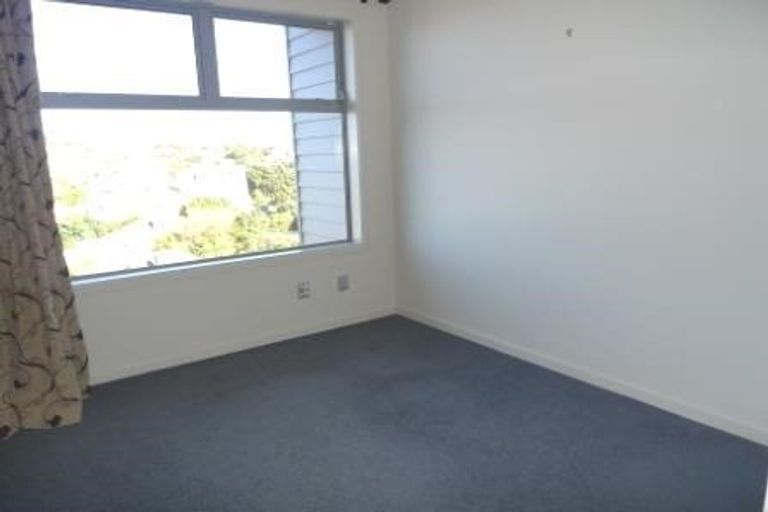 Photo of property in 52d Mandalay Terrace, Khandallah, Wellington, 6035