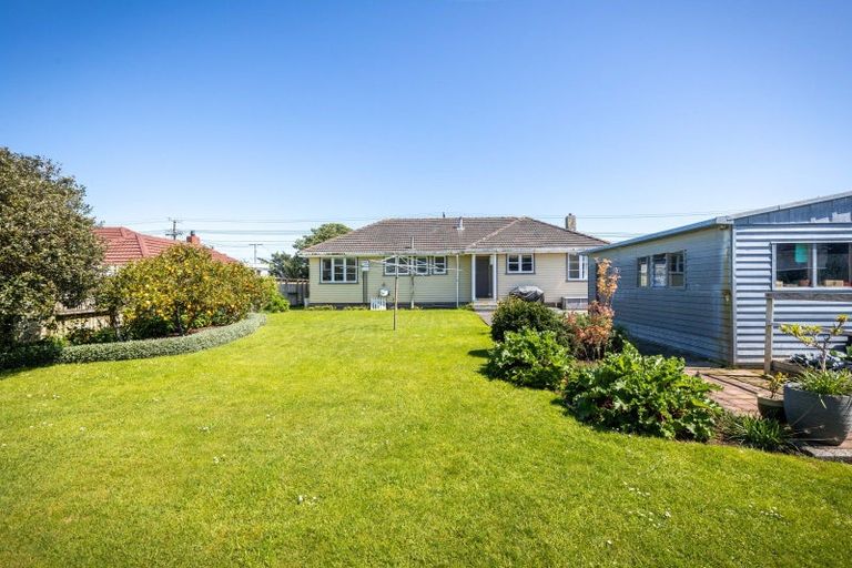 Photo of property in 131 Seaview Road, Westown, New Plymouth, 4310