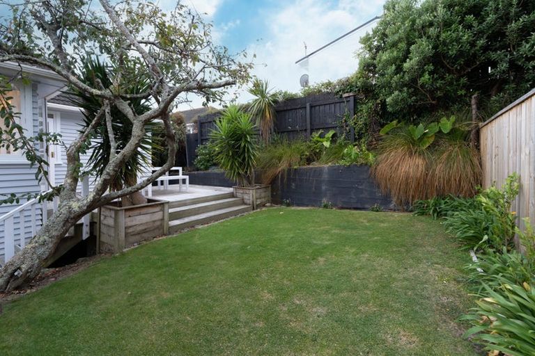 Photo of property in 28 Dimock Street, Titahi Bay, Porirua, 5022