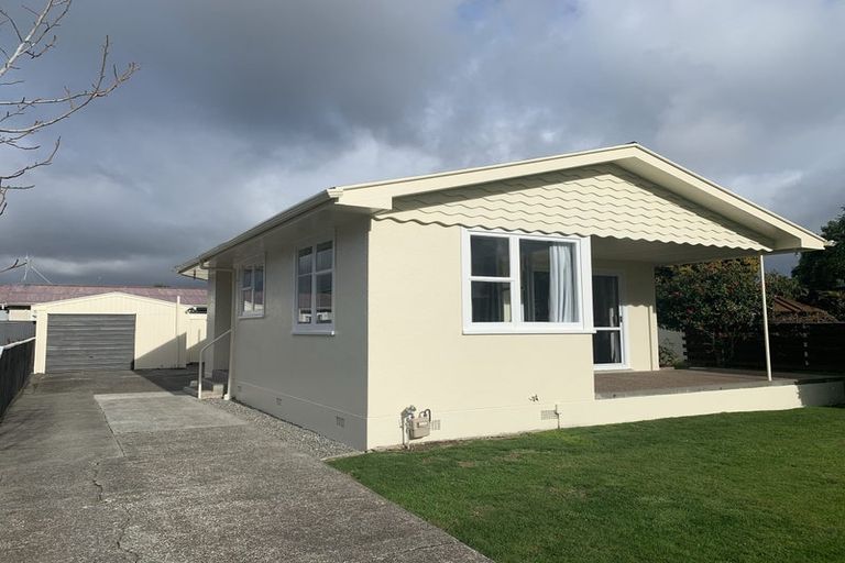 Photo of property in 8 Viscount Place, West End, Palmerston North, 4412