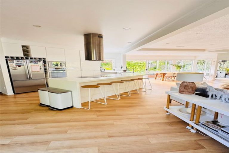 Photo of property in Long Cottage Gallery, 145 Iona Road, Havelock North, 4130