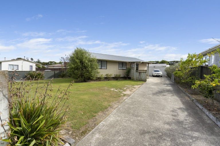 Photo of property in 19 Mcleavey Drive, Kelvin Grove, Palmerston North, 4414