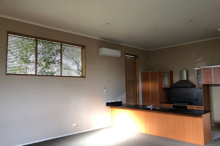 Photo of property in 98 Cyril French Drive, Flat Bush, Auckland, 2016