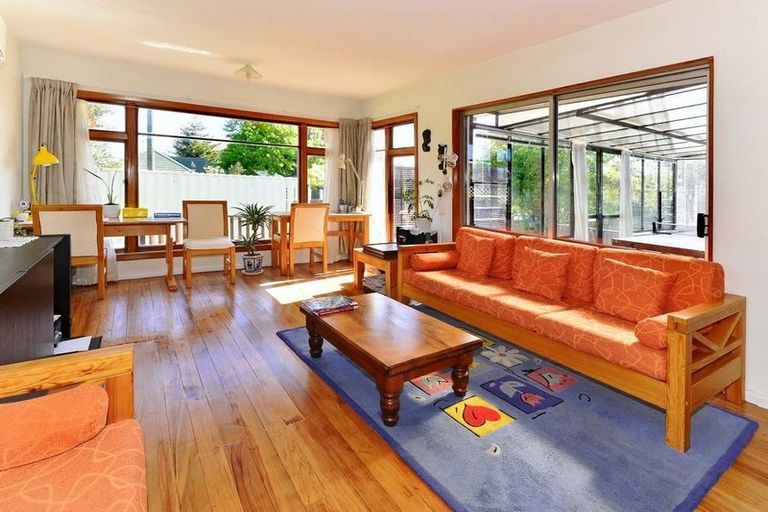 Photo of property in 6 Merton Place, Bryndwr, Christchurch, 8053