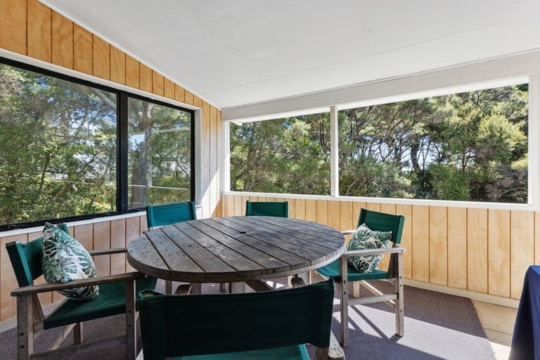 Photo of property in 3 William Pitcher Place, Greenhithe, Auckland, 0632