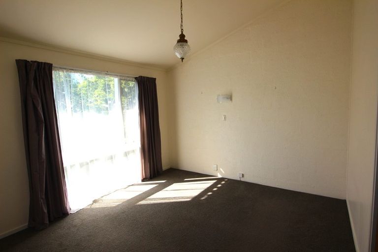 Photo of property in 1/6 Bond Crescent, Forrest Hill, Auckland, 0620
