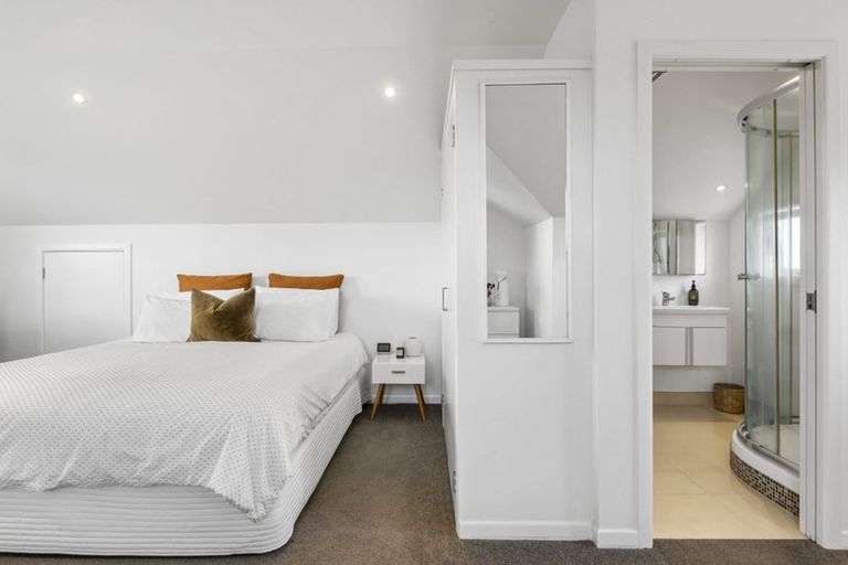 Photo of property in 165 Vauxhall Road, Narrow Neck, Auckland, 0624