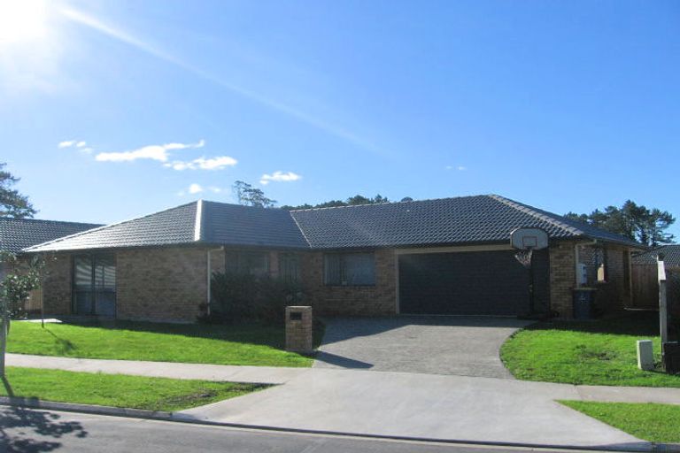 Photo of property in 27 Chelmsley Avenue, Henderson, Auckland, 0612