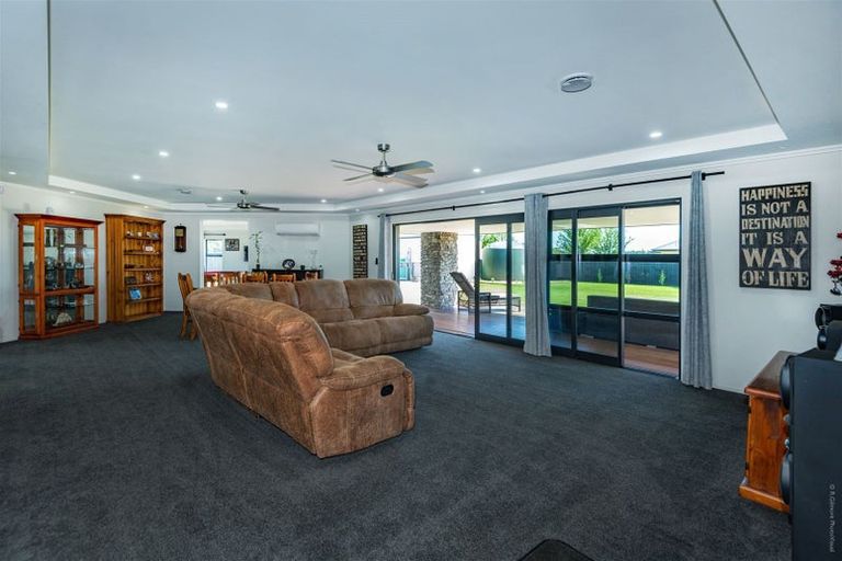 Photo of property in 62 Kingsdowne Drive, West Melton, 7618