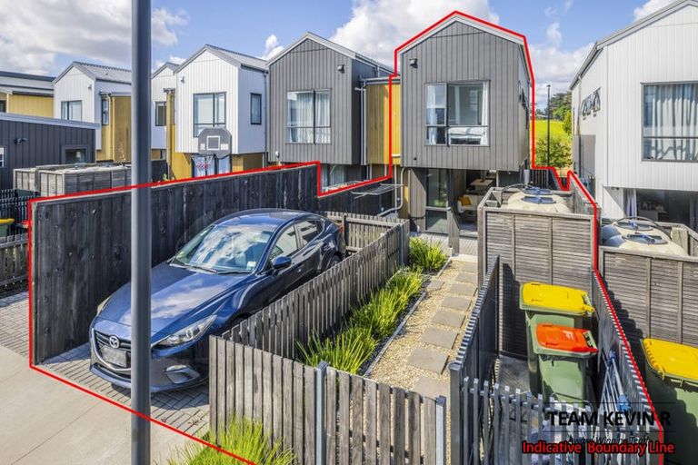 Photo of property in 6 Kapia Road, Westgate, Auckland, 0614