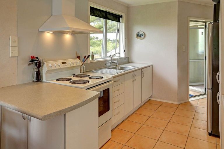 Photo of property in 813 Te Atatu Road, Te Atatu Peninsula, Auckland, 0610