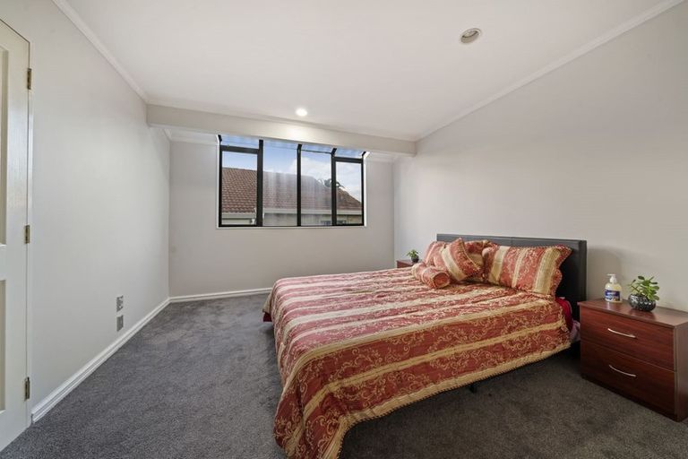 Photo of property in 39 Ribbonwood Crescent, Goodwood Heights, Auckland, 2105