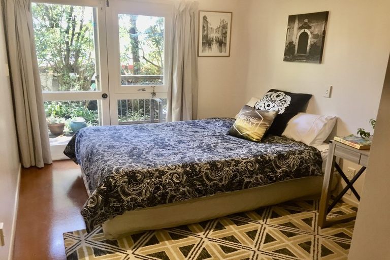 Photo of property in 4 Tranquil Glade, Hillcrest, Auckland, 0627