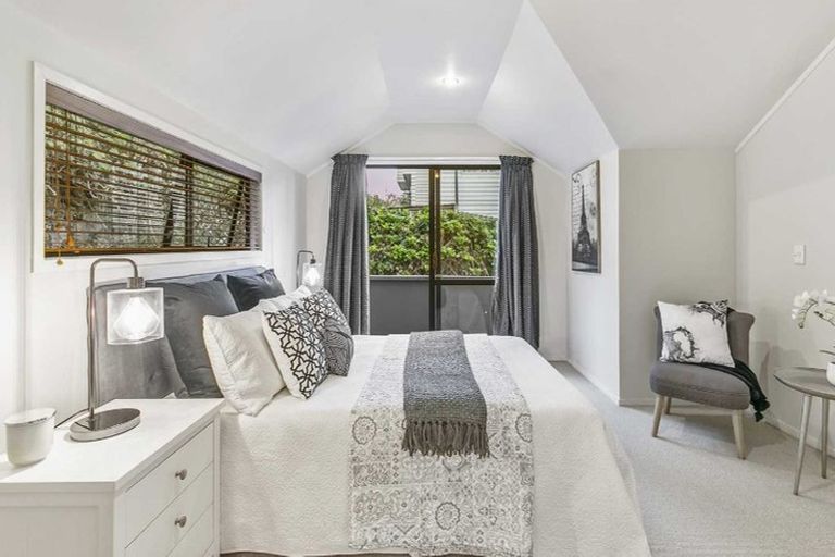 Photo of property in 52b Aroha Avenue, Sandringham, Auckland, 1025