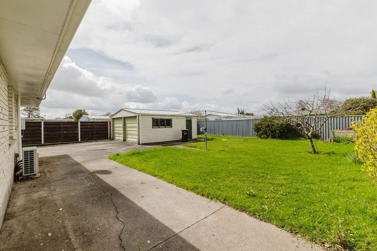 Photo of property in 39 John F Kennedy Drive, Milson, Palmerston North, 4414