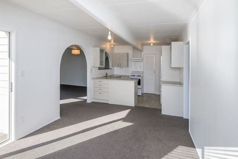 Photo of property in 329 Te Horo Beach Road, Te Horo Beach, Otaki, 5581