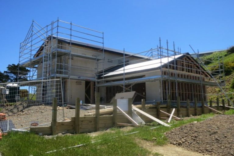 Photo of property in 42 Domett Street, Newlands, Wellington, 6037