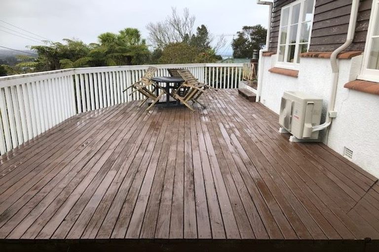 Photo of property in 212 Godley Road, Titirangi, Auckland, 0604